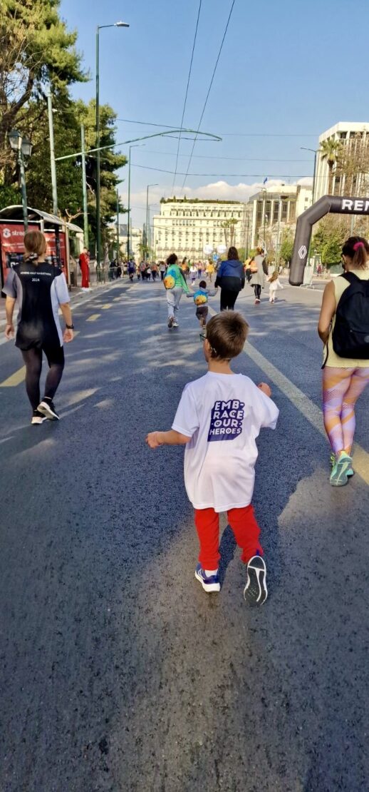 Ο μικρός Σταύρος τρέχει στο Family Run